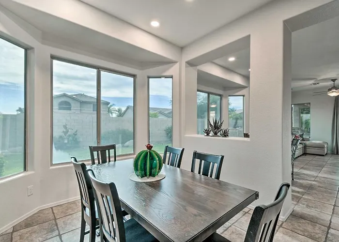 Patio & Fire Pit: Family Retreat In Cave Creek! *