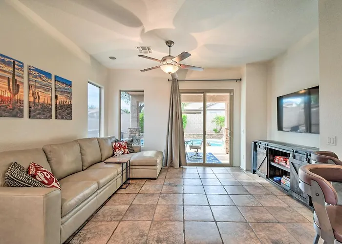 Patio & Fire Pit: Family Retreat In Cave Creek!