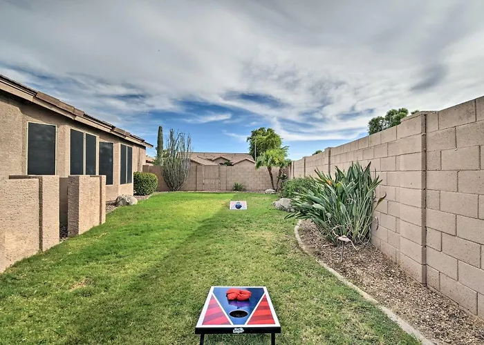 Patio & Fire Pit: Family Retreat In Cave Creek! *