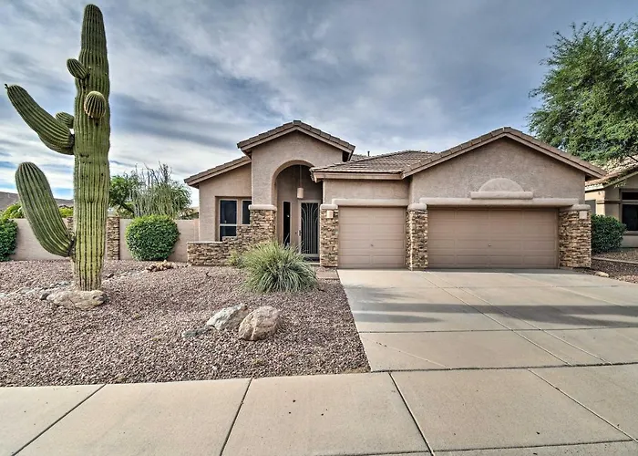 Patio & Fire Pit: Family Retreat In Cave Creek! *